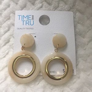 Bundle/Save 3 for $20 Time and Tru earrings only